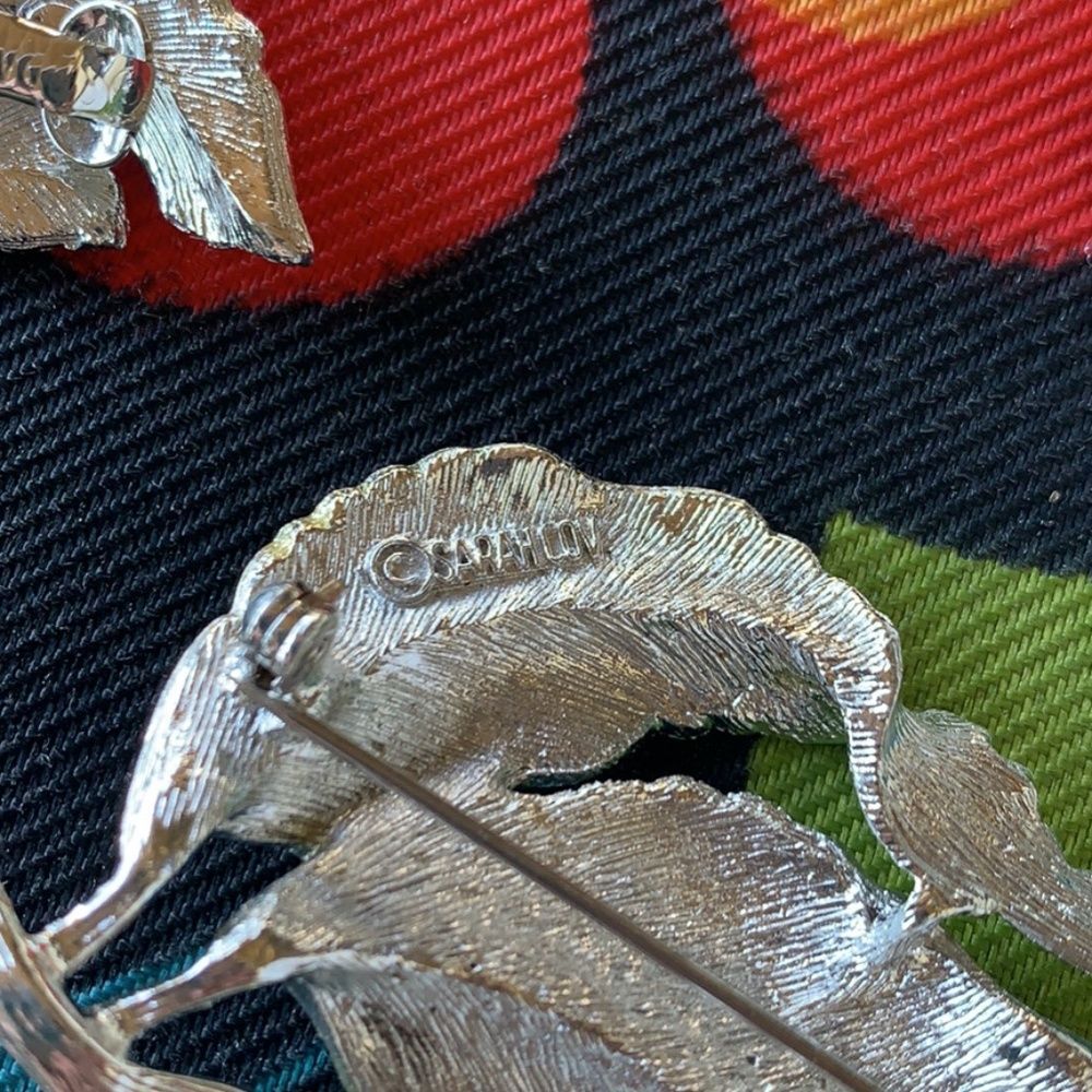 Vintage 1963 Sarah Coventry Silvery Splendor Brooch & Earrings Set - Picture 9 of 10